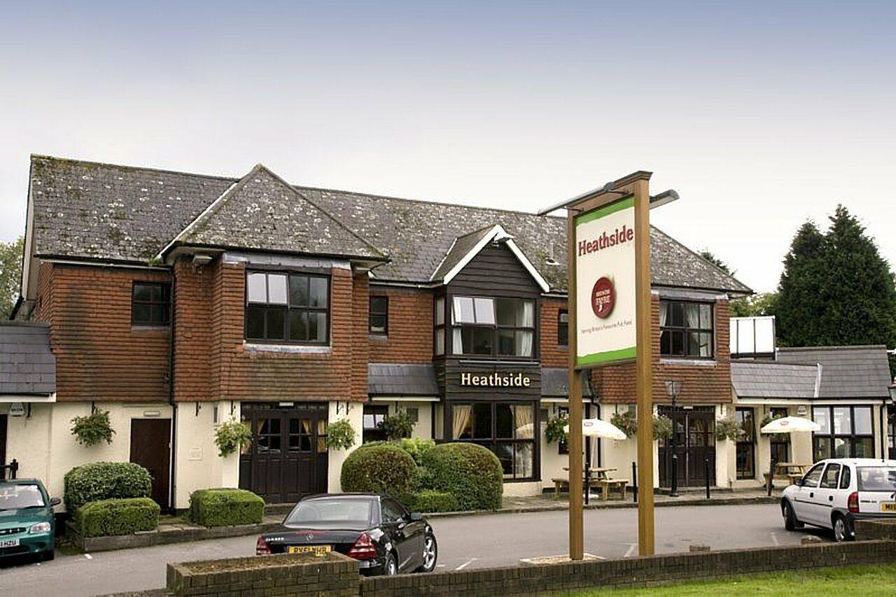 Premier Inn Epsom South ภายนอก รูปภาพ