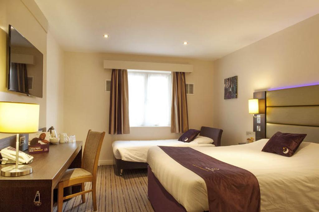 Premier Inn Epsom South ห้อง รูปภาพ