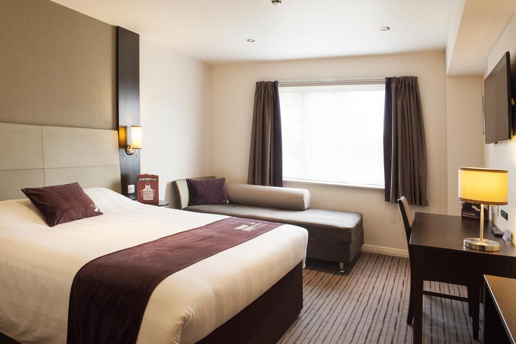 Premier Inn Epsom South ห้อง รูปภาพ